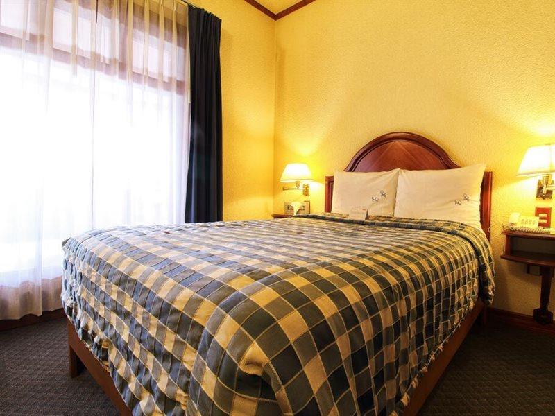פואבלה Hotel Lastra מראה חיצוני תמונה