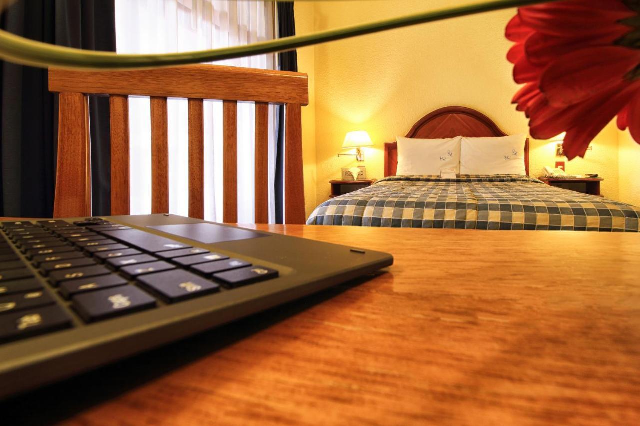 פואבלה Hotel Lastra מראה חיצוני תמונה