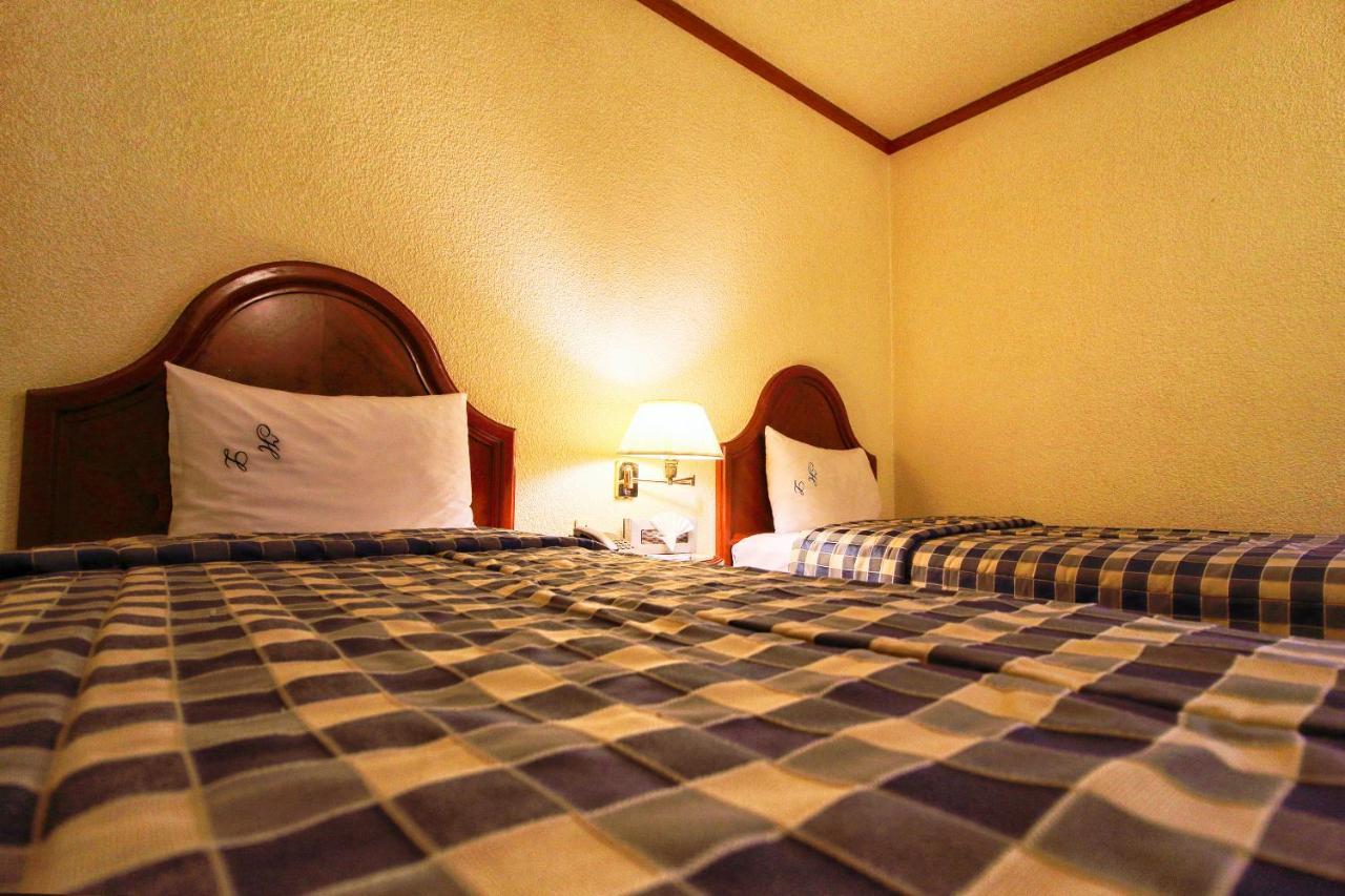 פואבלה Hotel Lastra מראה חיצוני תמונה