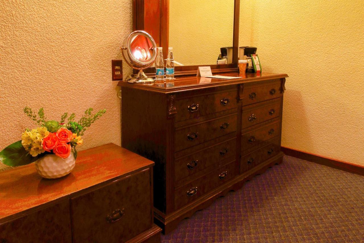 פואבלה Hotel Lastra מראה חיצוני תמונה