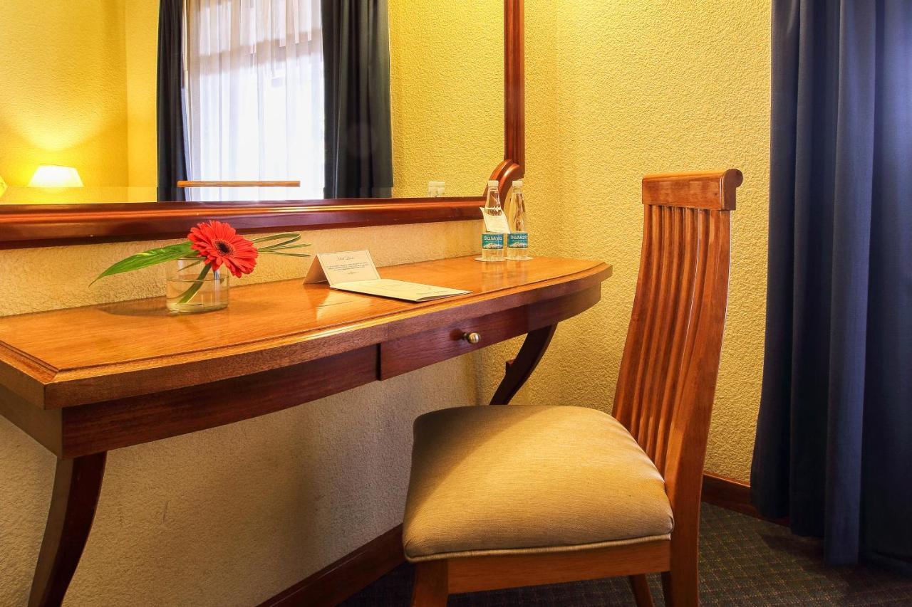 פואבלה Hotel Lastra מראה חיצוני תמונה