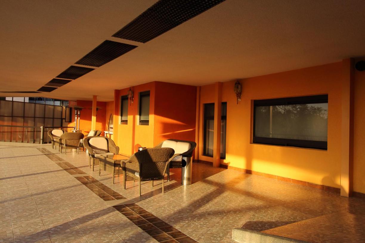 פואבלה Hotel Lastra מראה חיצוני תמונה