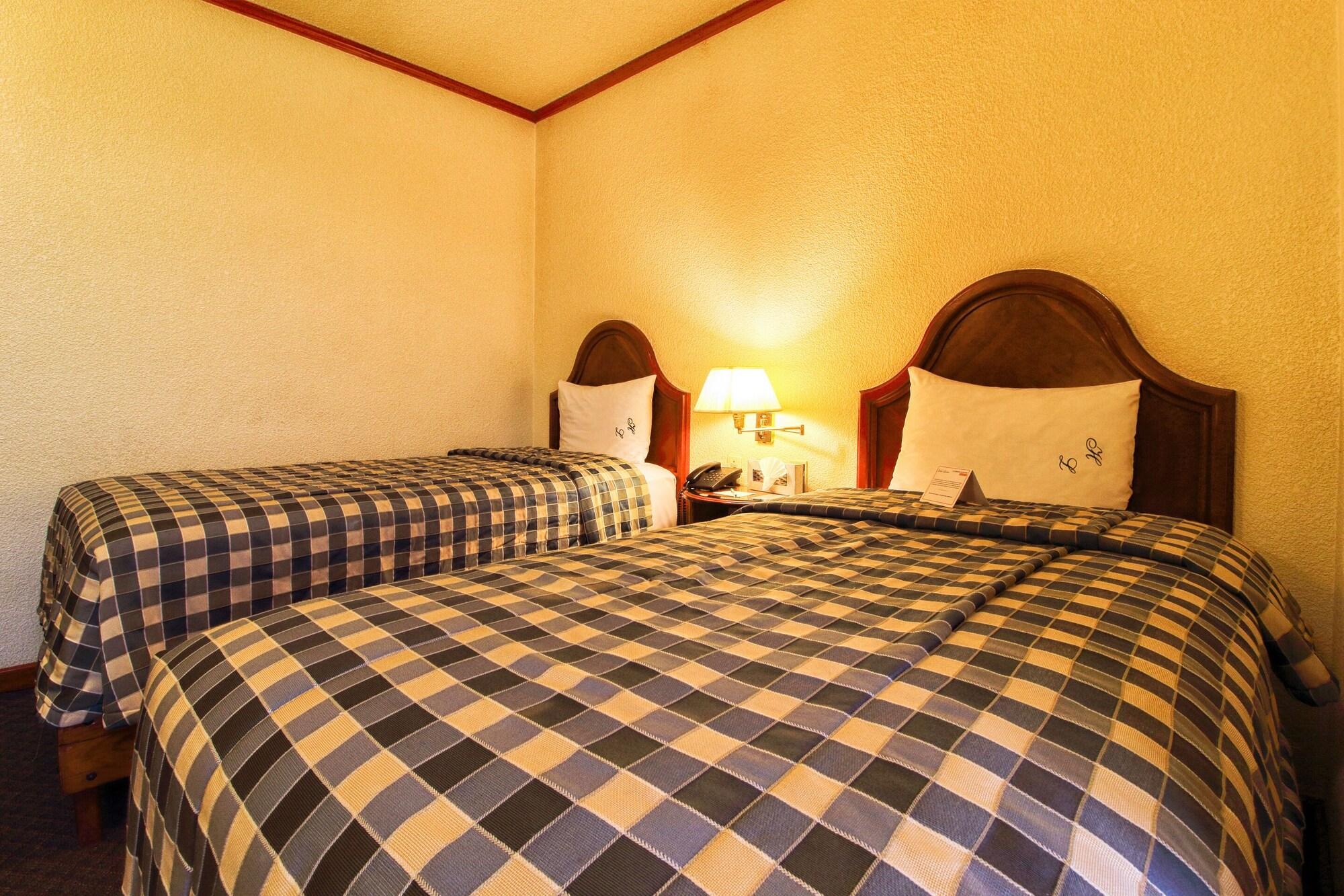 פואבלה Hotel Lastra מראה חיצוני תמונה