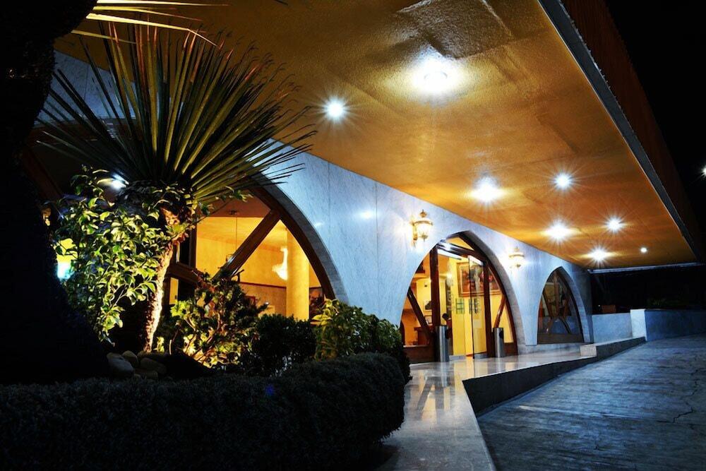 פואבלה Hotel Lastra מראה חיצוני תמונה