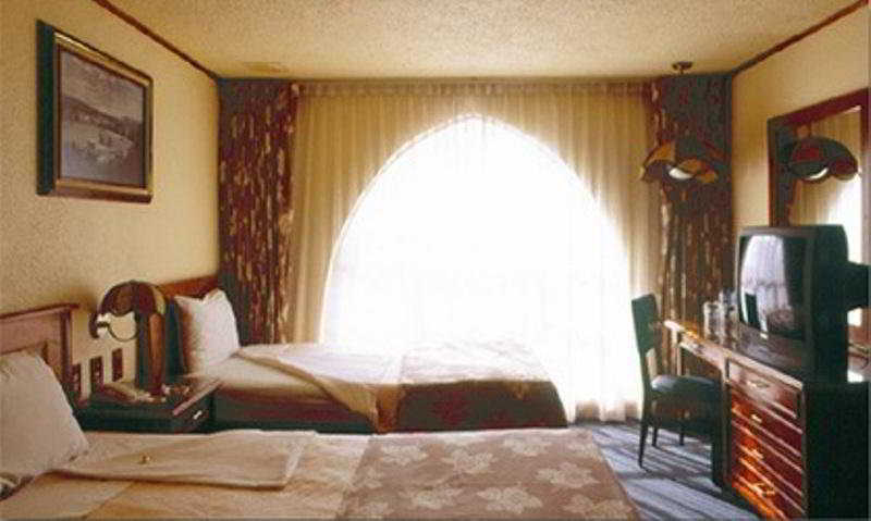 פואבלה Hotel Lastra מראה חיצוני תמונה