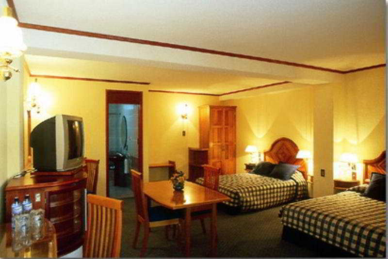 פואבלה Hotel Lastra מראה חיצוני תמונה