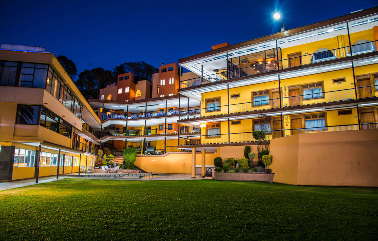 פואבלה Hotel Lastra מראה חיצוני תמונה